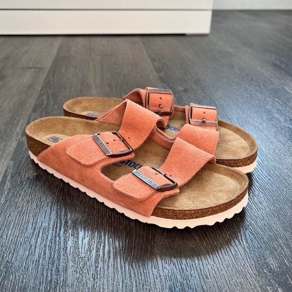 Birkenstock Shoes - [NWOT] Birkenstock Arizona Sandals - Earth Red